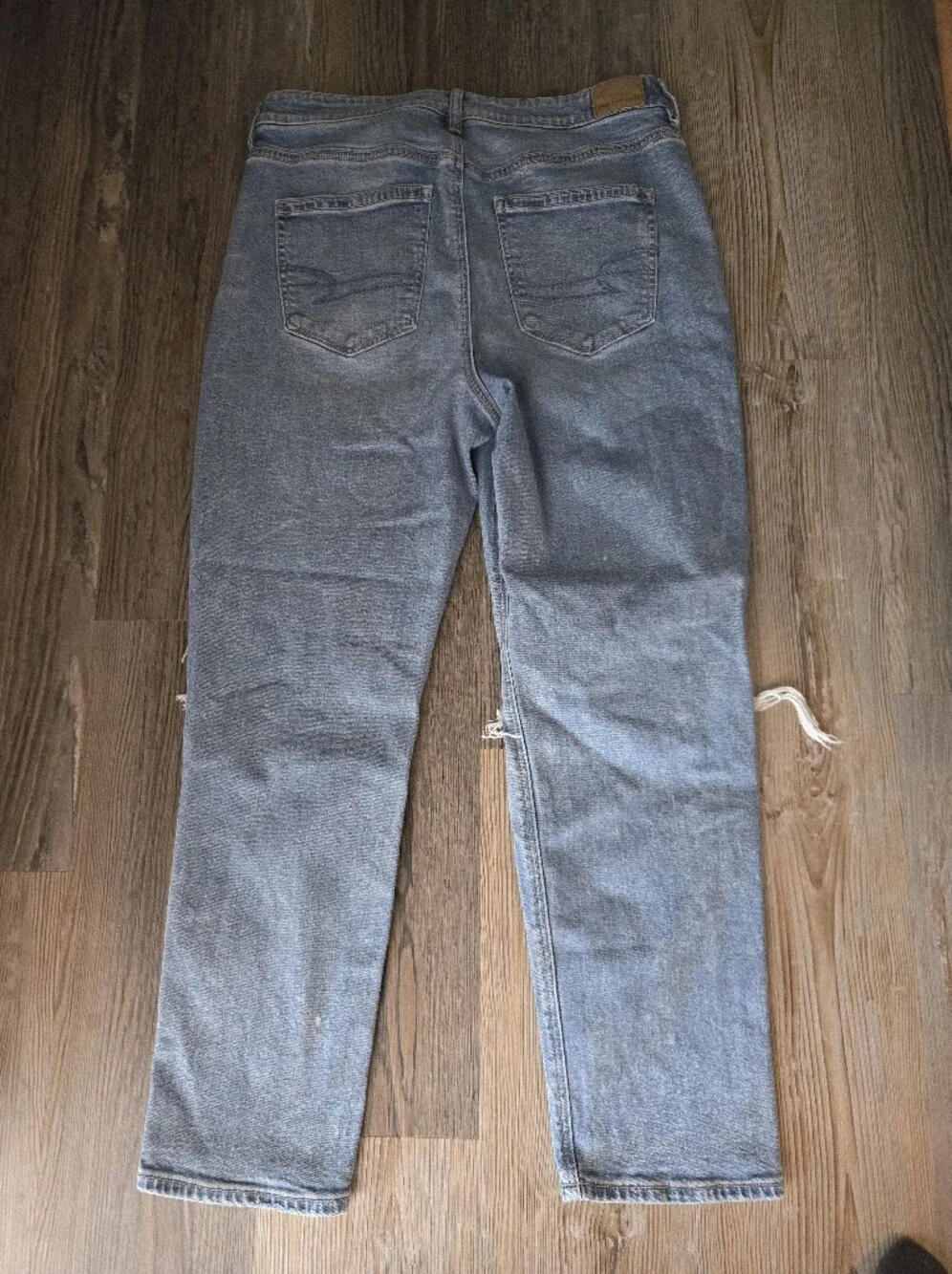 American Eagle Outfitters Women's Light Blue Distressed Ripped Jeans - Picture 14 of 16